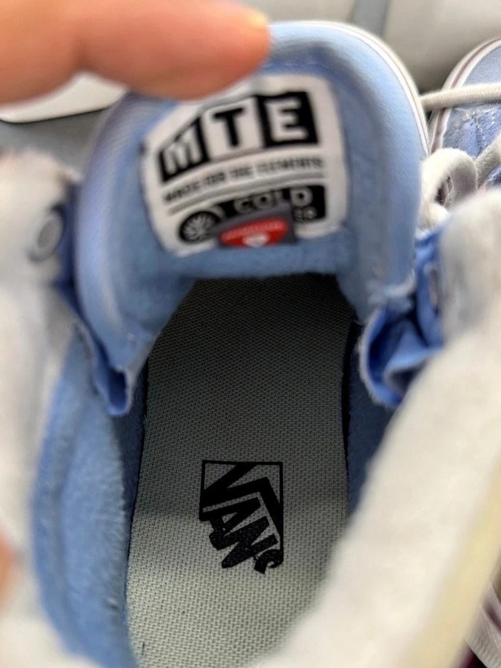 Vans Sk8-Hi MTE High-Top Sneakers in Blue & Pink - Picture 4 of 4